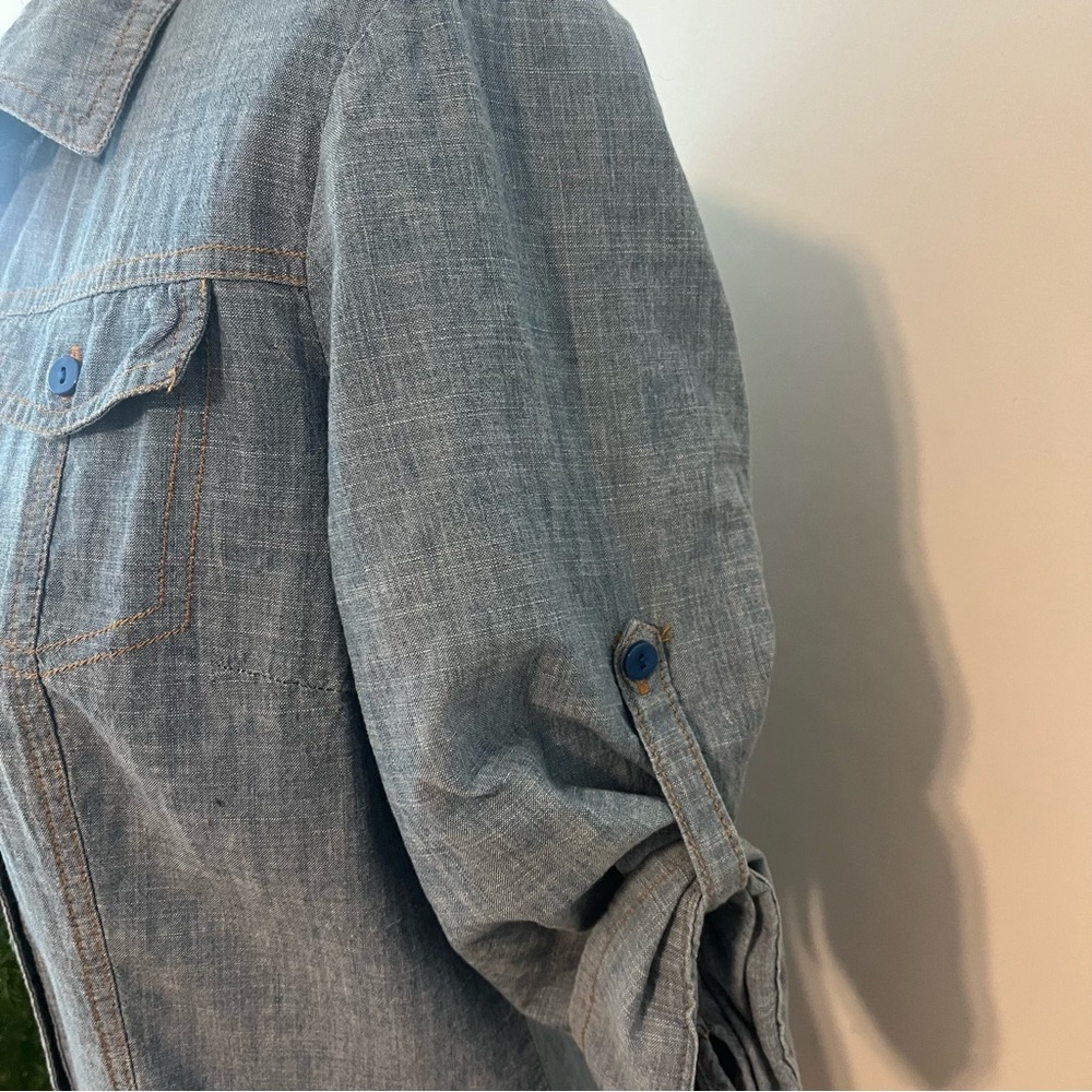 HESTER & ORCHARD NWT Women's Chambray Denim Button Down Size Small - Picture 3 of 7